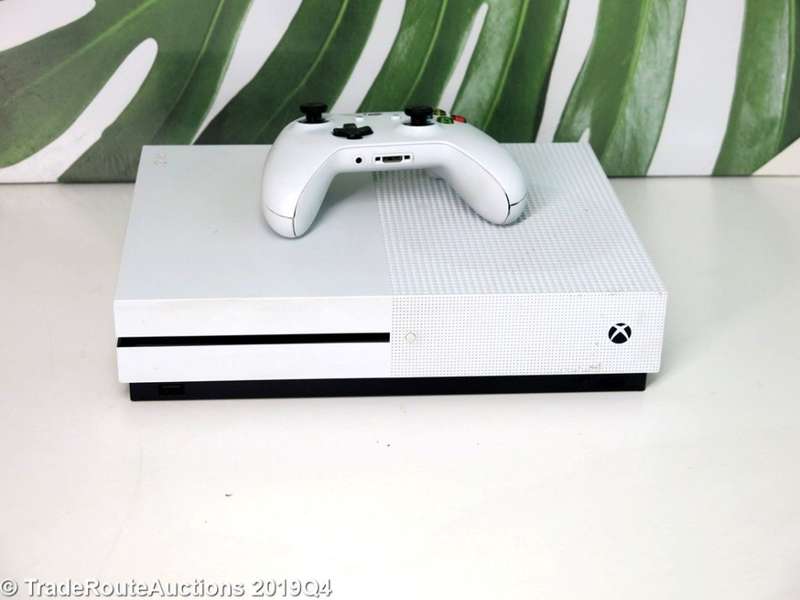 Microsoft Xbox One S 1TB Console (WHITE) Model 1681 + 1 Controller