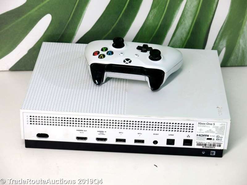 Microsoft Xbox One S 1TB Console (WHITE) Model 1681 + 1 Controller