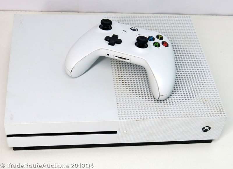 Microsoft Xbox One S 1TB Console (WHITE) Model 1681 + 1 Controller
