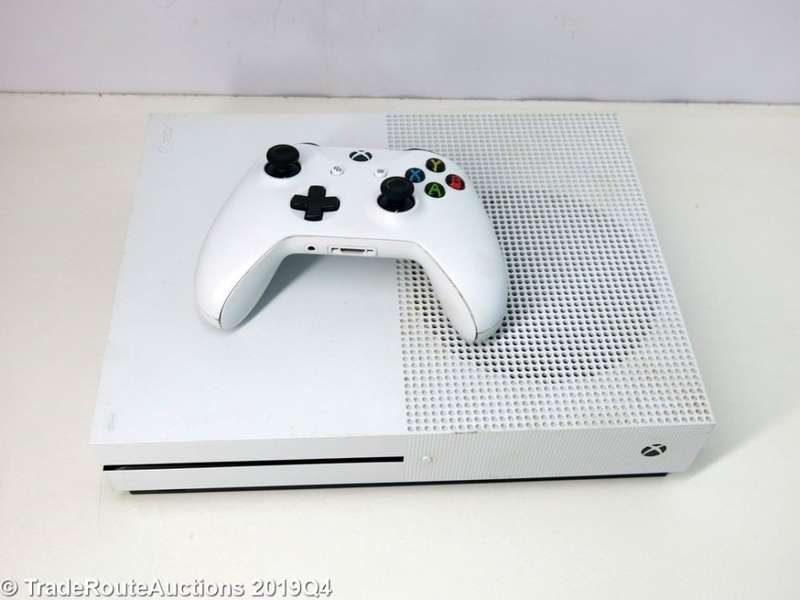 Microsoft Xbox One S 1TB Console (WHITE) Model 1681 + 1 Controller