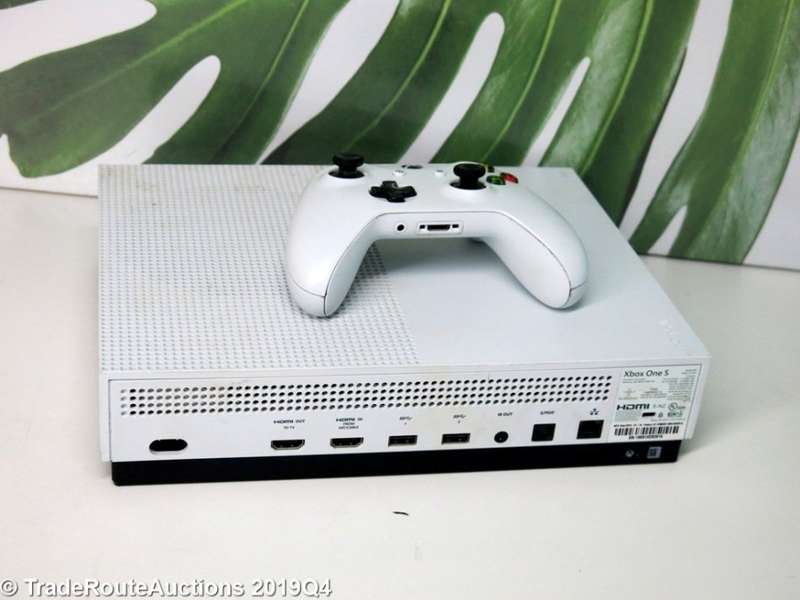 Microsoft Xbox One S 1TB Console (WHITE) Model 1681 + 1 Controller