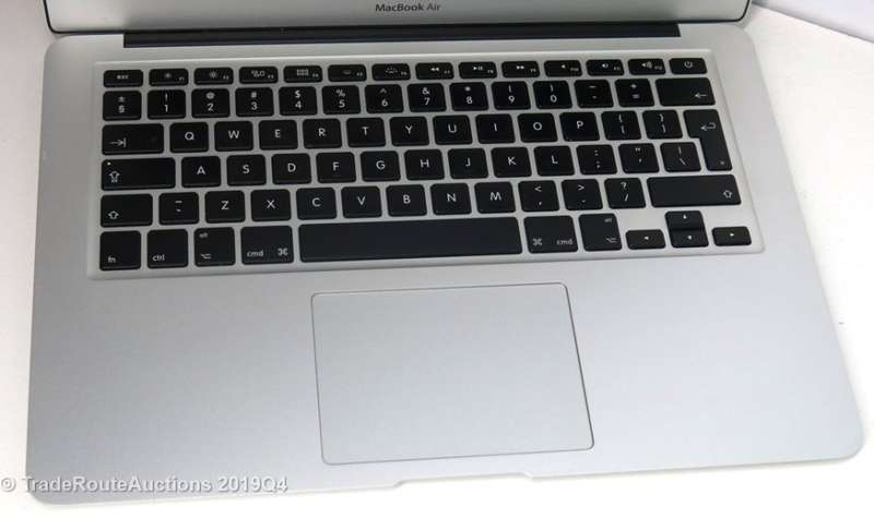 MacBook Air 13.3-inch | Core i5 1.6GHz | 8GB DDR3 RAM | 128GB SSD FLASH  **  EARLY 2015 ***