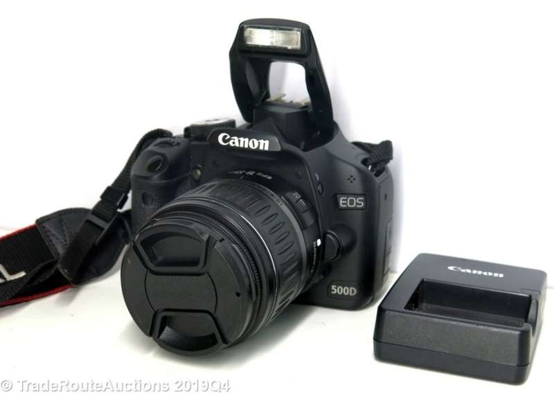 Canon EOS 500D Digital SLR camera 15.1 Megapixels FULL HD + Canon 18-55mm Lens KIT