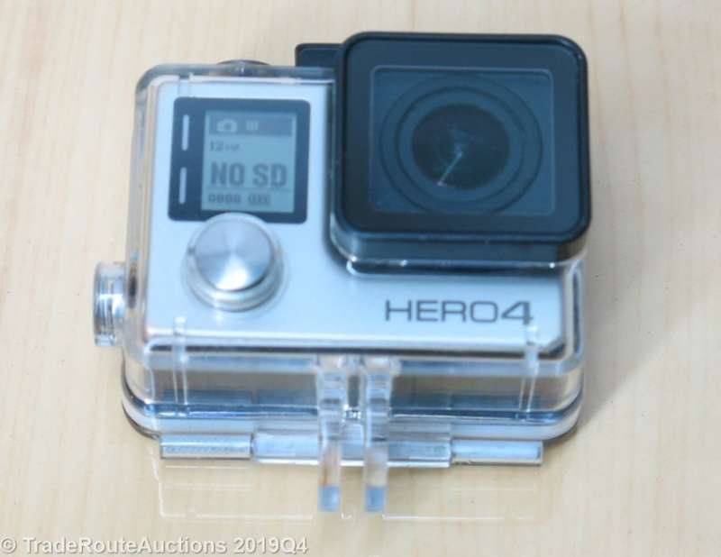 GoPro Hero4 SILVER CHDHY-401 | Built in Touch LCD Display | Wi-Fi | Comes with Casing