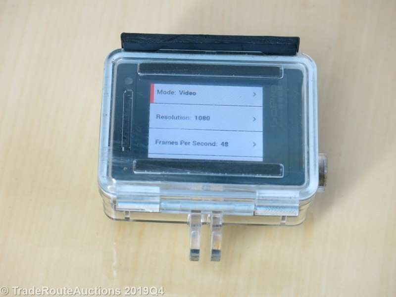 GoPro Hero4 SILVER CHDHY-401 | Built in Touch LCD Display | Wi-Fi | Comes with Casing