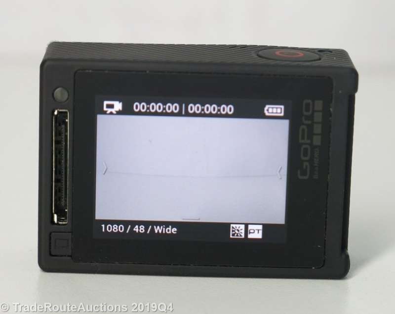 GoPro Hero4 SILVER CHDHY-401 | Built in Touch LCD Display | Wi-Fi | Comes with Casing
