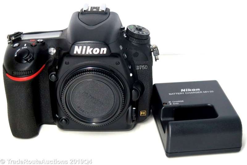 NIKON D750 | 24.3MP MEGAPIXELS | DIGITAL SLR CAMERA BODY | FX FORMAT | 6.5 FPS