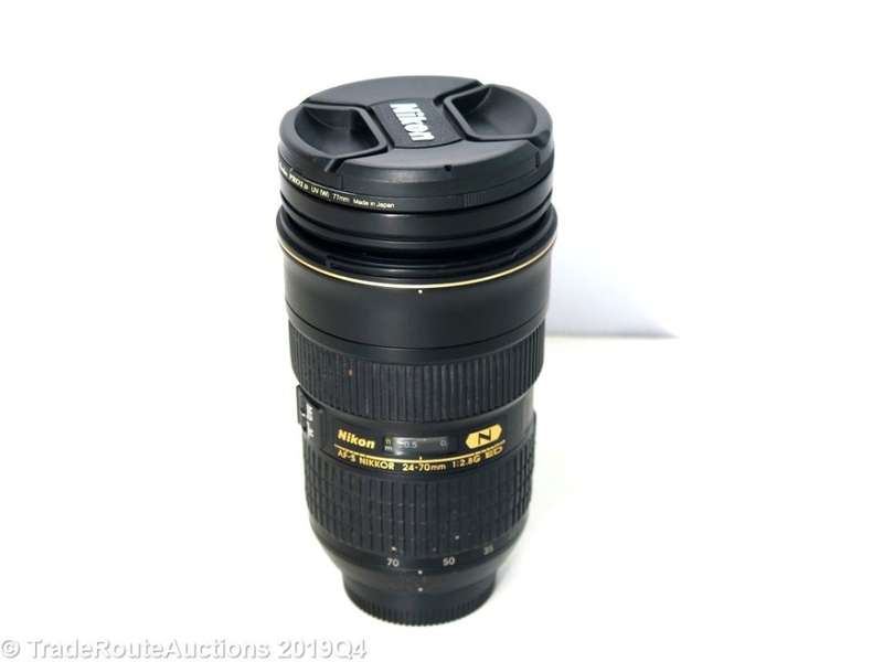 NIKON AF-S Nikkor 24-70mm f/2.8G ED N Telephoto Zoom Lens for Nikon Digital SLR Cameras