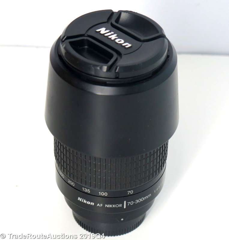 Nikon AF Nikkor 70-300mm f/4-5.6 G Telephoto Zoom lens for Nikon DSLR Cameras