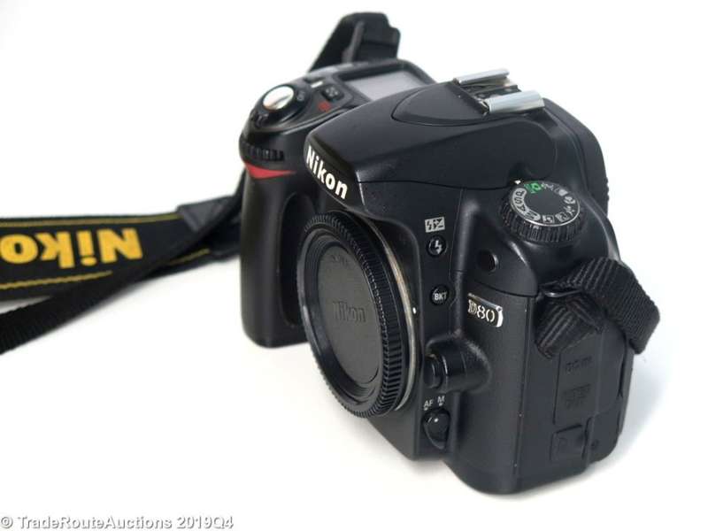 NIKON D80 Digital SLR CAMERA 10.2MP BODY ONLY - PLEASE READ