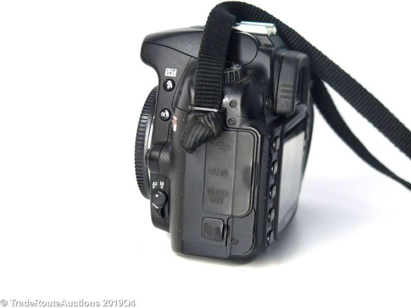 NIKON D80 Digital SLR CAMERA 10.2MP BODY ONLY - PLEASE READ