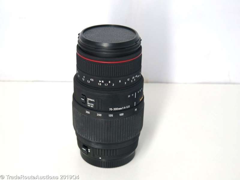 SIGMA DG 70-300mm Telephoto Zoom Lens for Canon DSLR Cameras