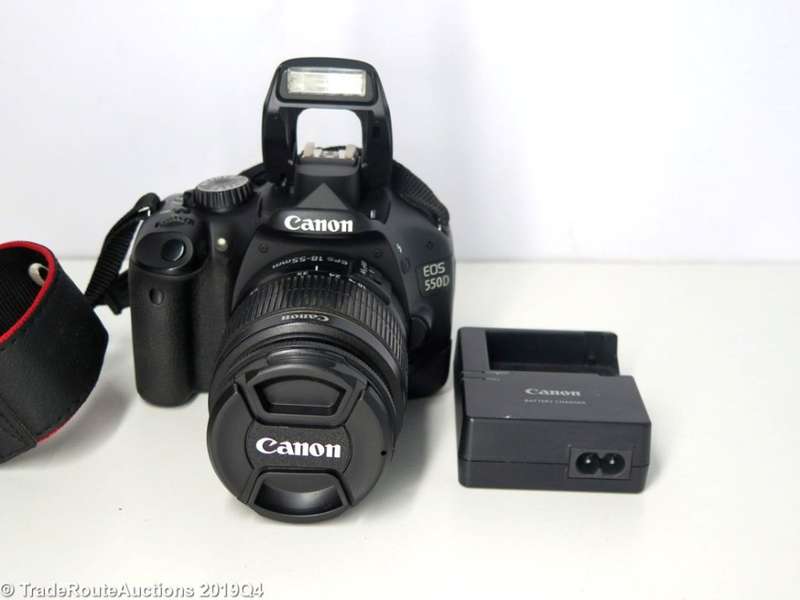 Canon EOS 550D Digital SLR camera Kit with Canon 18-55 Lens