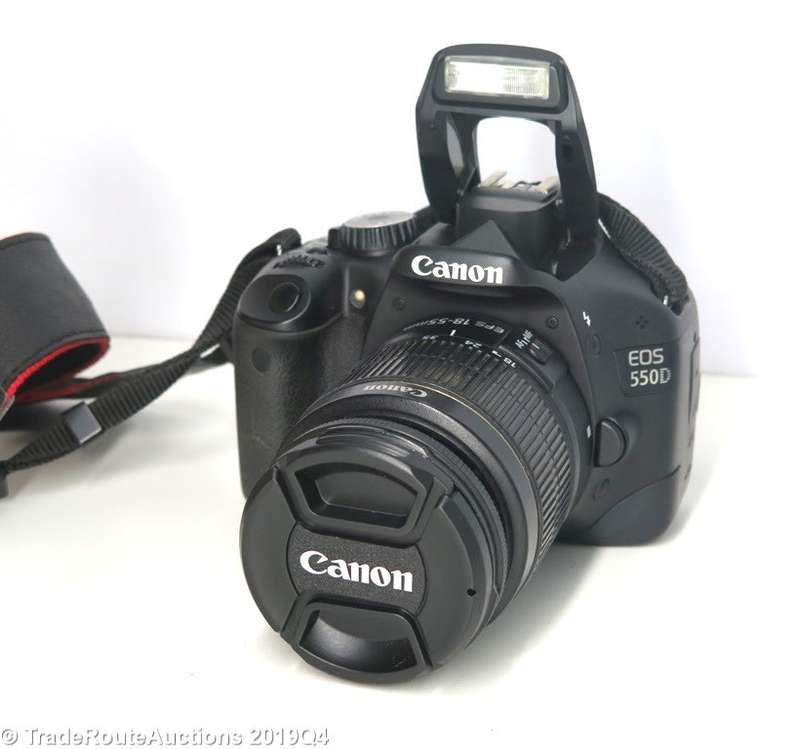 Canon EOS 550D Digital SLR camera Kit with Canon 18-55 Lens