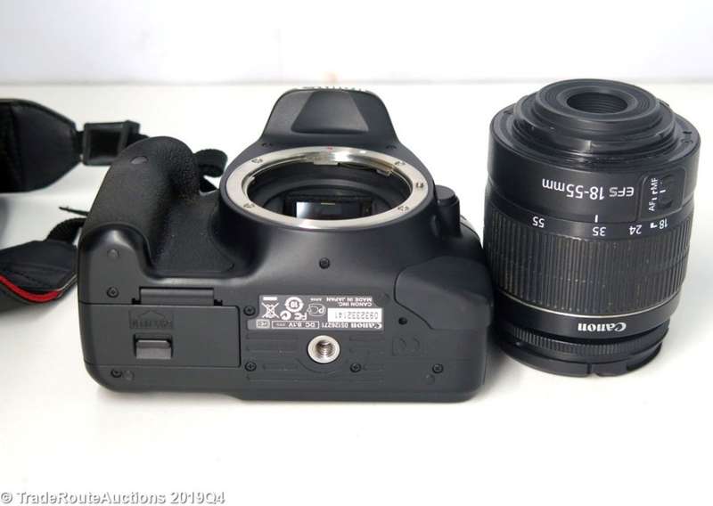 Canon EOS 550D Digital SLR camera Kit with Canon 18-55 Lens