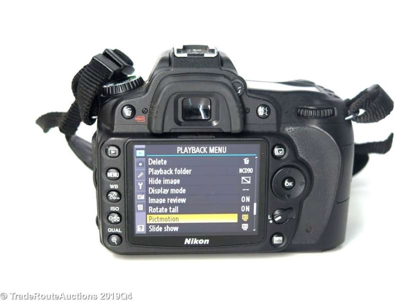 NIKON D90 PROFESSIONAL DSLR CAMERA BODY   ** NIKON ** Please read description