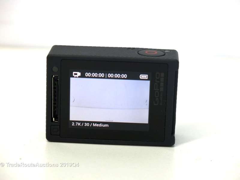 GoPro Hero4 SILVER CHDHY-401 | Built in Touch LCD Display | Wi-Fi | Comes with Casing