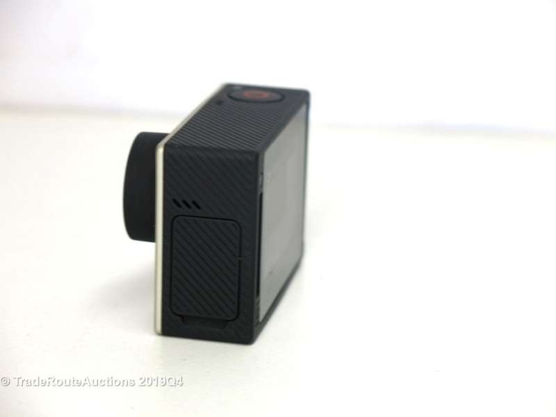 GoPro Hero4 SILVER CHDHY-401 | Built in Touch LCD Display | Wi-Fi | Comes with Casing