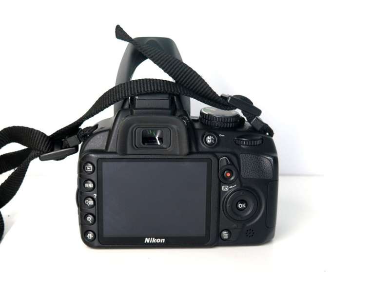 NIKON D3100 DSLR CAMERA 14.2 megapixels with Nikon 18-55mm PROFESSIONAL DSLR LENS KIT
