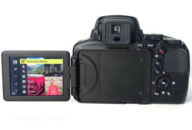 Nikon COOLPIX P900 Digital Camera, 83x Optical Zoom Full HD 1080/60p Video