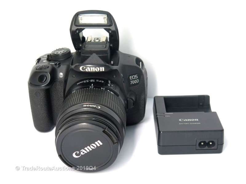 Canon EOS 700D DIGITAL SLR CAMERA KIT WITH 18-55MM iii LENS | 18.0 MP FULL HD