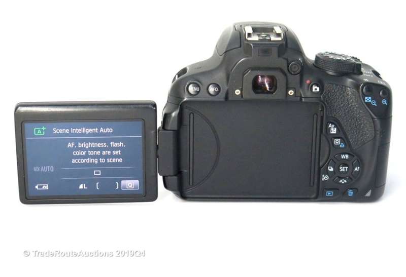 Canon EOS 700D DIGITAL SLR CAMERA KIT WITH 18-55MM iii LENS | 18.0 MP FULL HD