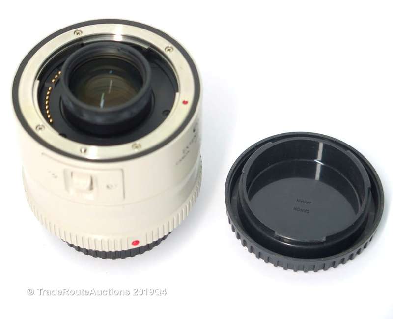 Canon EF 2X II Extender for Canon Lenses (Teleconverter)