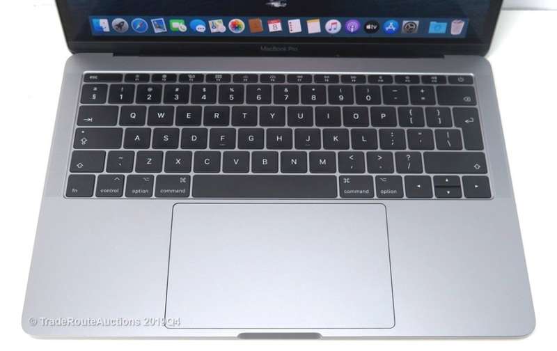 MacBook Pro 13.3-inch  | Core i5 2.3GHz | 8GB RAM | 128GB SSD - NON TOUCH BAR 2017