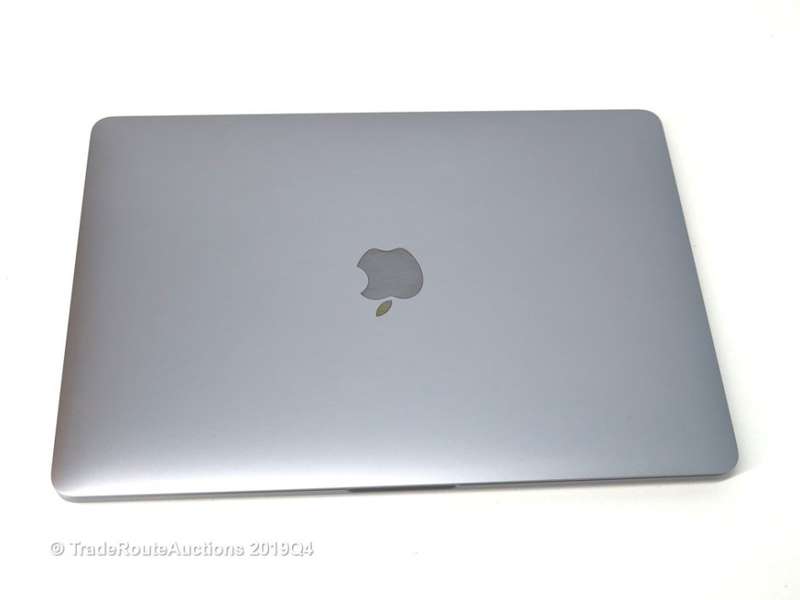 MacBook Pro 13.3-inch  | Core i5 2.3GHz | 8GB RAM | 128GB SSD - NON TOUCH BAR 2017