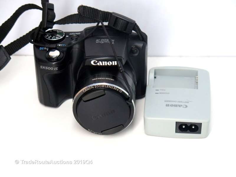 Canon PowerShot SX500 IS 16.0 MP with 30x Wide-Angle Optical IS Zoom and 3.0-Inch LCD