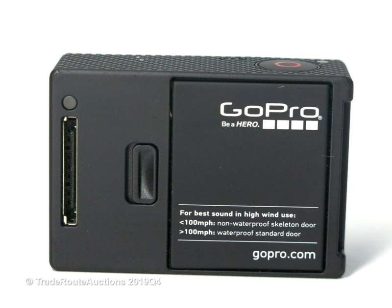 GOPRO HERO 3  CHDHN-301 [SILVER EDITION] Captures HD Video