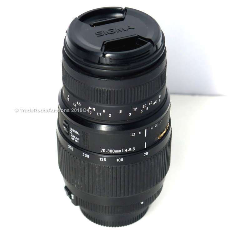 SIGMA DG 70-300mm Telephoto Zoom Lens for Nikon DSLR Cameras