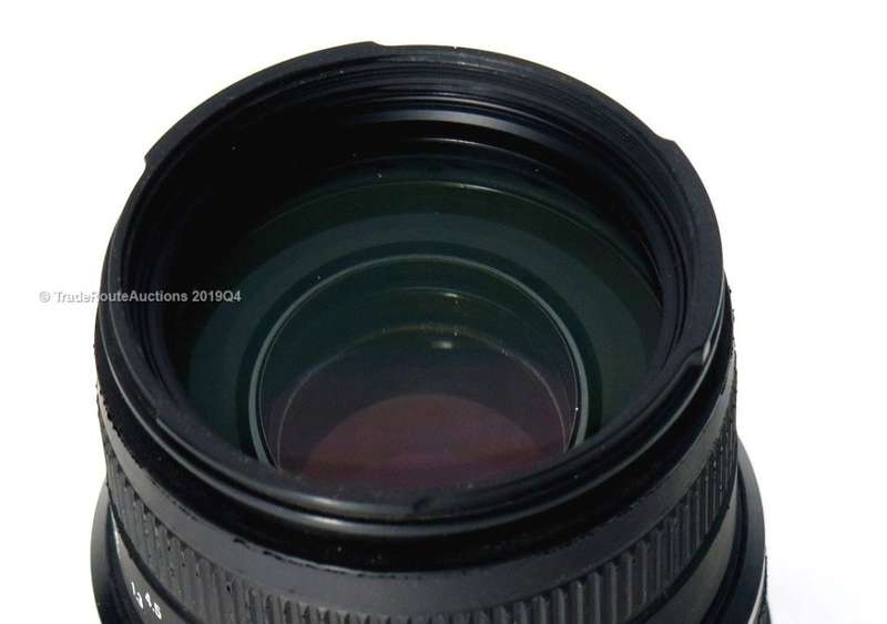 SIGMA DG 70-300mm Telephoto Zoom Lens for Nikon DSLR Cameras