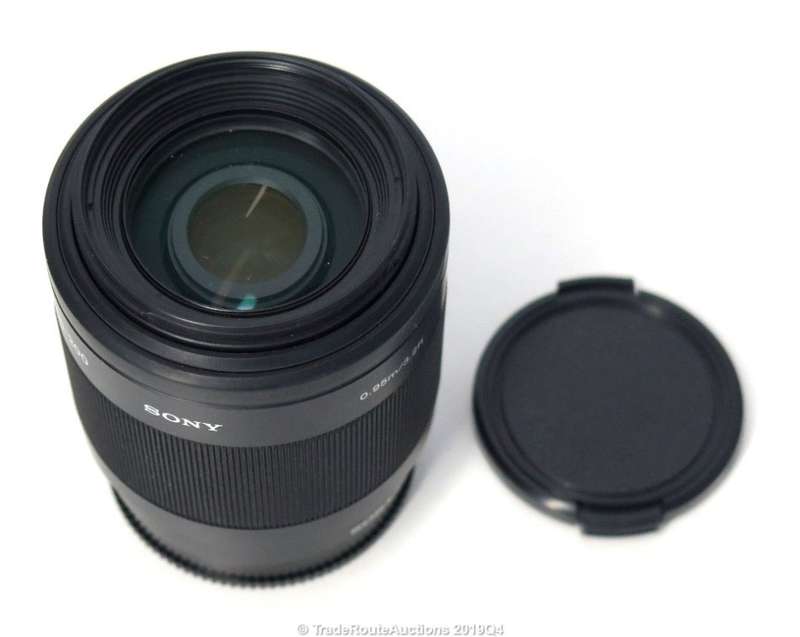 Sony 55-200mm f/4-5.6 Compact Super Telephoto Zoom Lens - For Sony DSLR Cameras