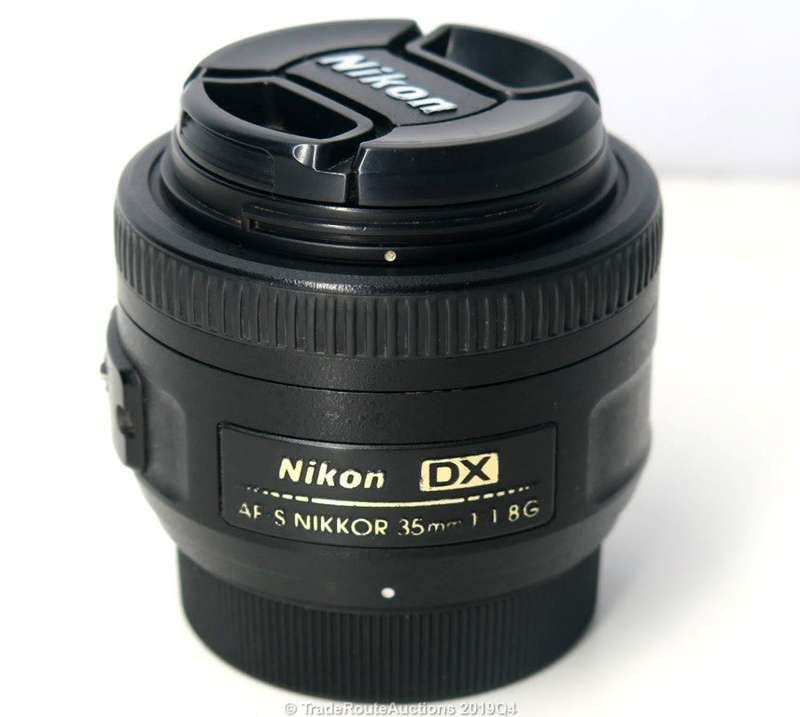 Nikon DX 35mm f/1.8G LENS