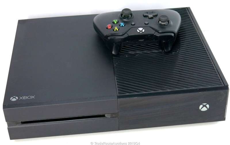 Microsoft Xbox One 500GB Model 1540 Gaming  Console + 1 Controller  + FIFA15 XBOX ONE GAME