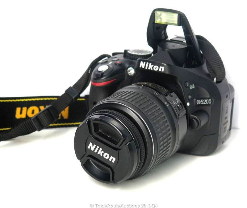 [ 24.1 MEGAPIXELS ] NIKON D5200 DSLR CAMERA +  18-55MM NIKKOR LENS PROFESSIONAL KIT