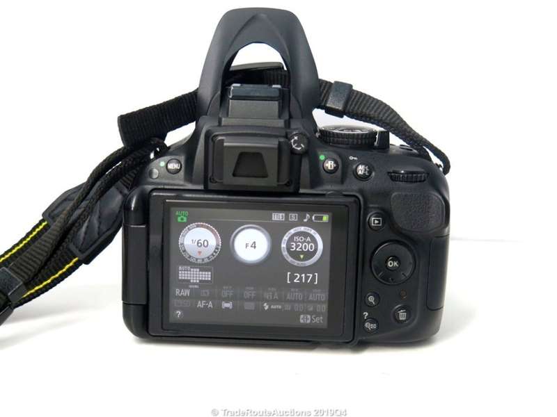 [ 24.1 MEGAPIXELS ] NIKON D5200 DSLR CAMERA +  18-55MM NIKKOR LENS PROFESSIONAL KIT