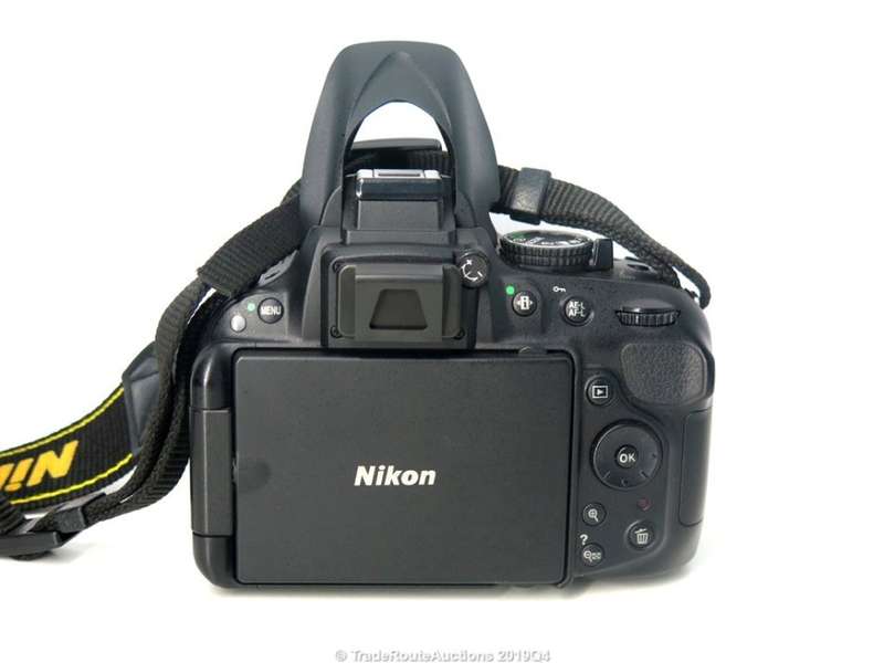 [ 24.1 MEGAPIXELS ] NIKON D5200 DSLR CAMERA +  18-55MM NIKKOR LENS PROFESSIONAL KIT
