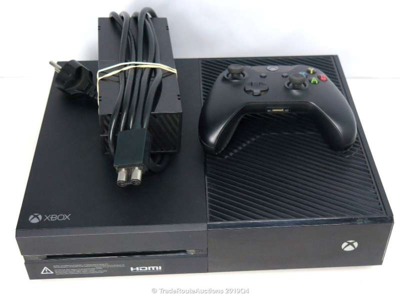 Microsoft Xbox One 1TB Model 1540 Gaming Console + 1 Controller