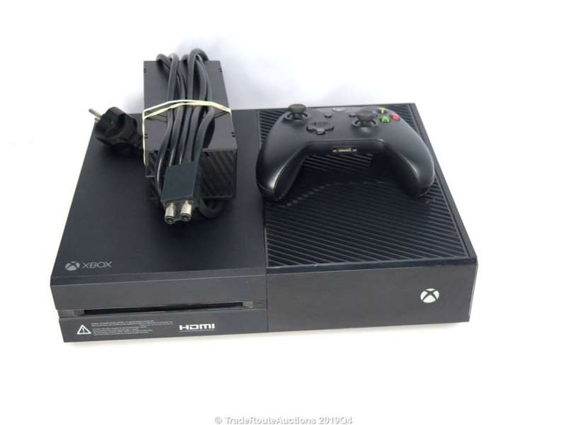 Microsoft Xbox One 1TB Model 1540 Gaming Console + 1 Controller
