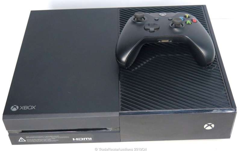Microsoft Xbox One 1TB Model 1540 Gaming Console + 1 Controller