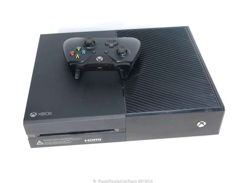 Microsoft Xbox One 1TB Model 1540 Gaming Console + 1 Controller