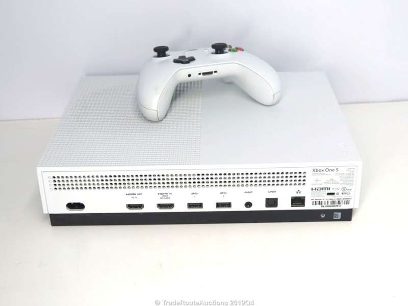 Microsoft Xbox One S 1TB Console (WHITE) Model 1681 + 1 Controller