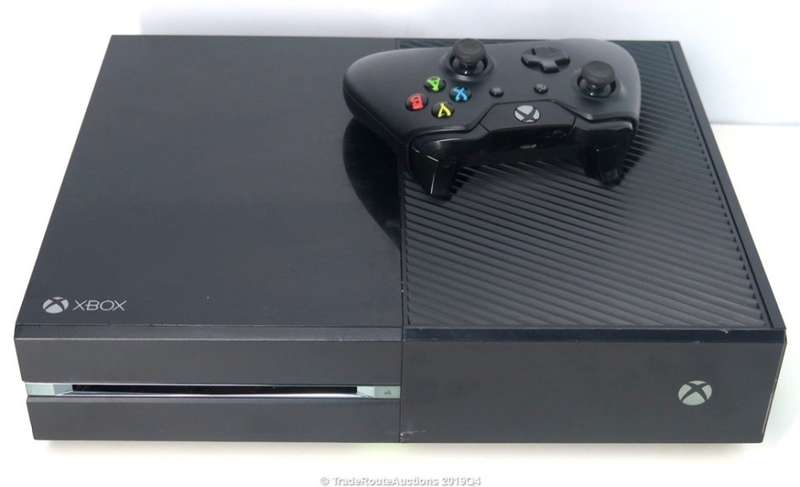 Microsoft Xbox One 500GB Model 1540 Gaming Console + 1 Controller