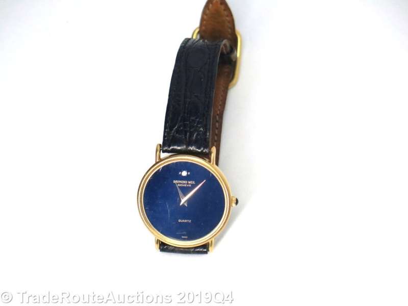 Raymond Weil 9030 Leather Strap Midsize Watch *** RAYMOND WEIL ***