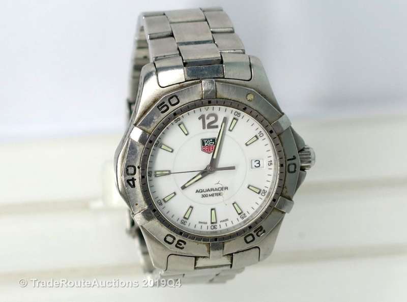 Tag Heuer Aquaracer Quartz Mens Wristwatch Model WAF1111 White Dial