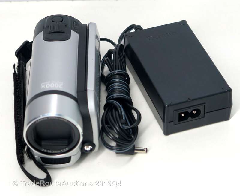 Canon LEGRIA FS406 Camcorder - Silver (41x Optical Zoom, 2.7 inch Widescreen LCD)