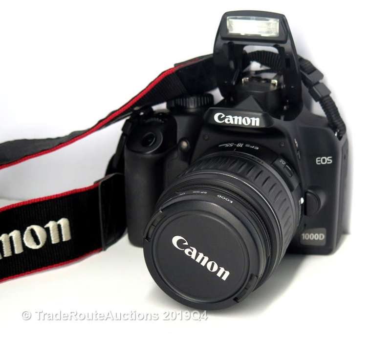 Canon EOS 1000D Digital SLR camera plus Canon 18-55mm Lens Professional KIT