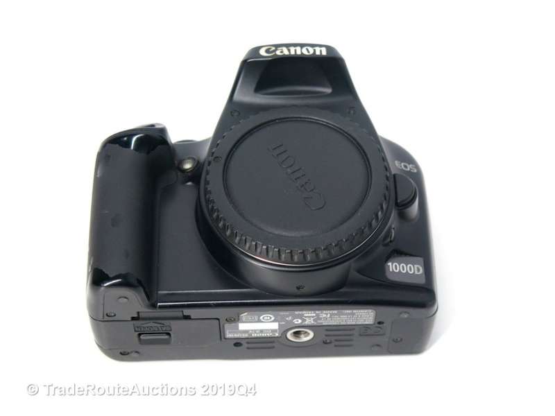 Canon EOS 1000D Digital SLR camera BODY ONLY